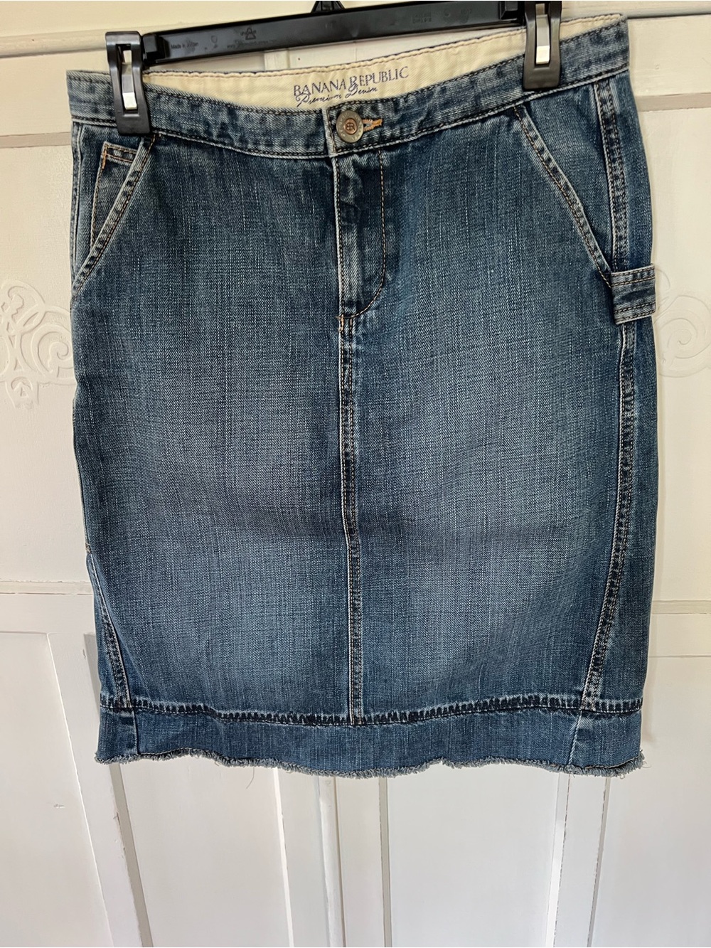 Banana Republic Denim Carpenter Skirt Women’s Size 6